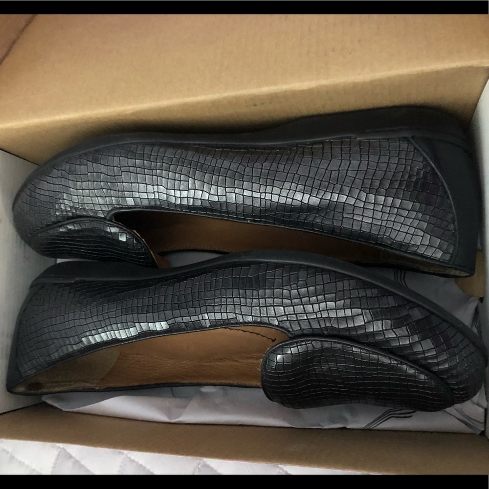 Dansko Nastacia Croc loafer Size UK40 (US 9-9.5)